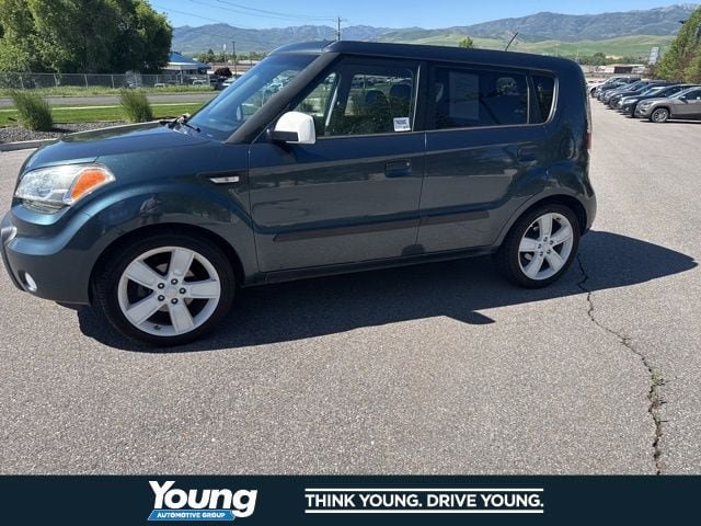 Used 2010 Kia Soul + w/ Denim Special Edition Pkg FWD image 2