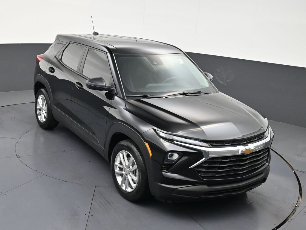 Used 2025 Chevrolet TrailBlazer LS FWD image 19