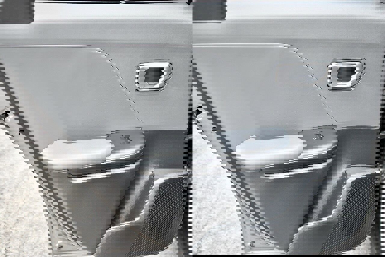 Used 2025 Kia K4 LXS image 11