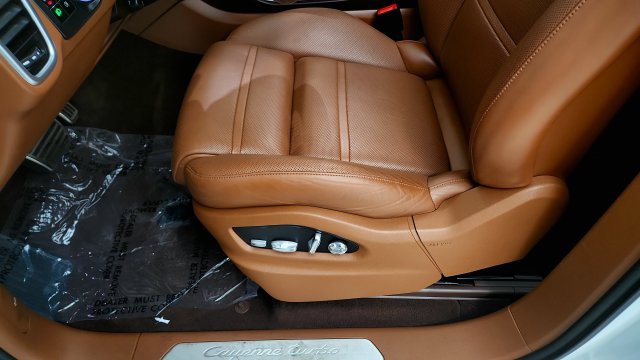 Used 2019 Porsche Cayenne Turbo AWD/4WD image 46