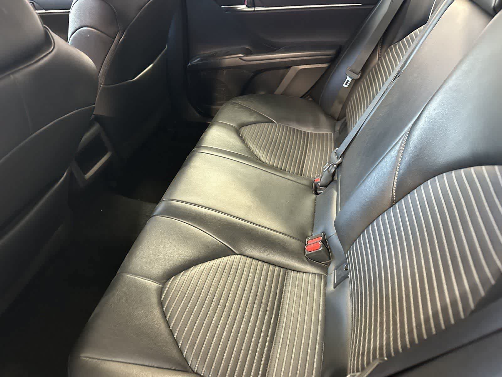 Used 2023 Toyota Camry SE FWD image 5