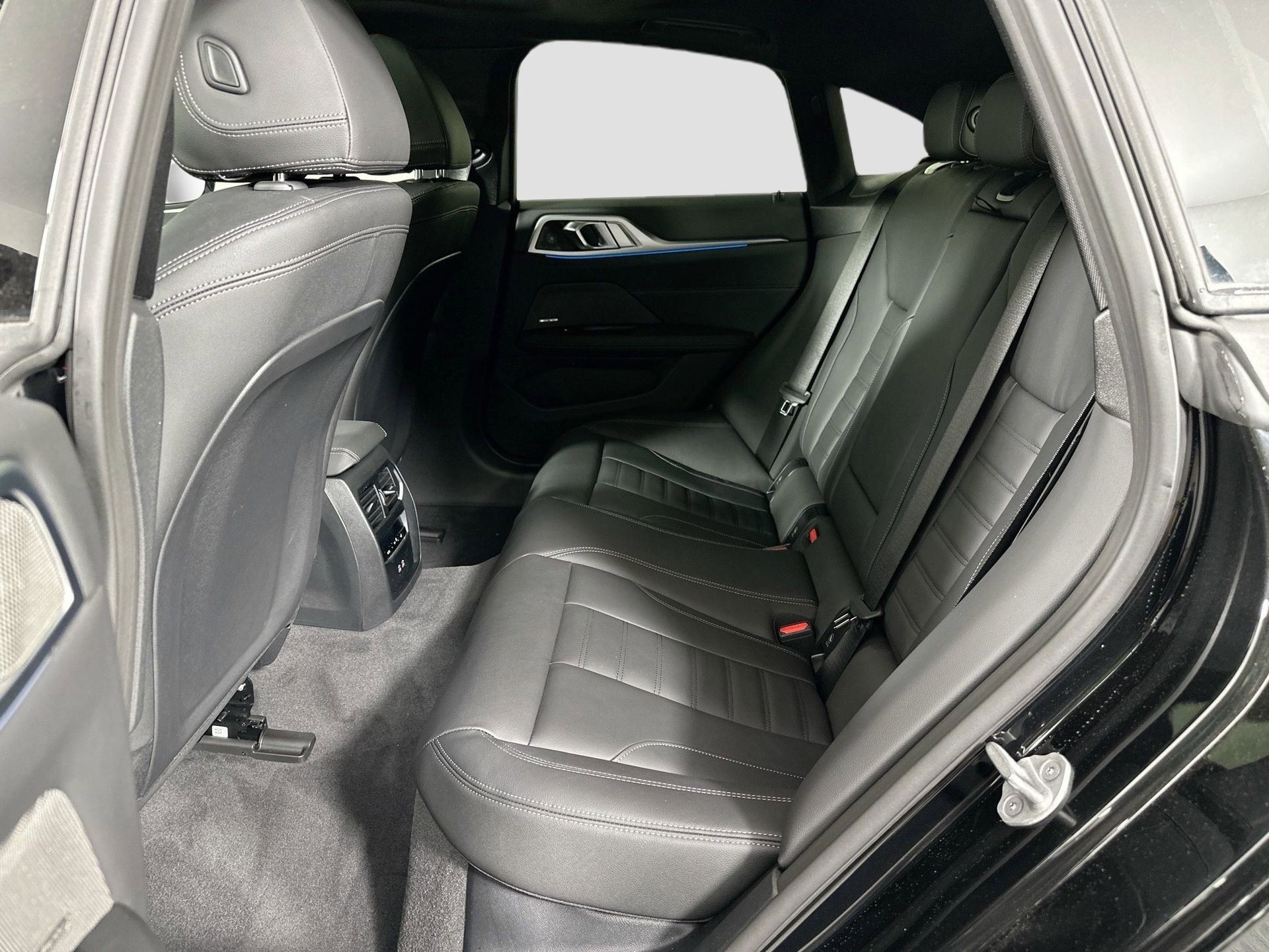 Used 2025 BMW i4 eDrive40 w/ Premium Package image 16