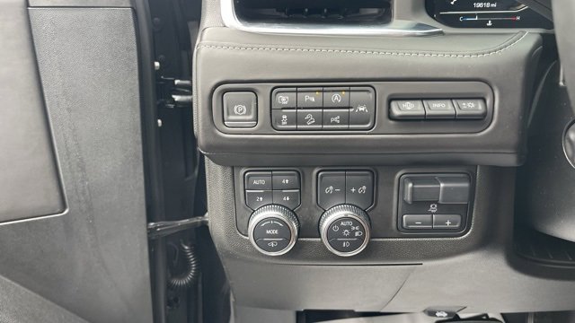 Used 2024 GMC Yukon XL Denali Ultimate image 15