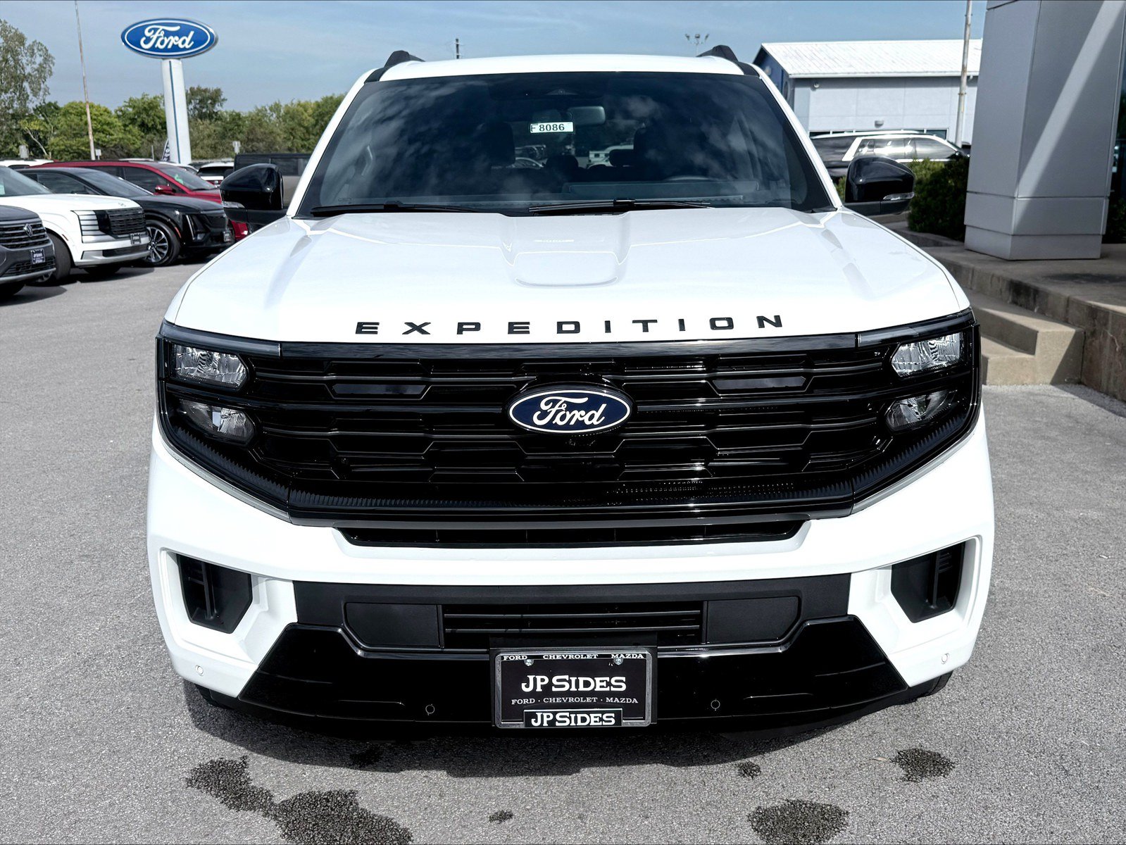 New 2027 Ford Expedition Platinum w/ Stealth Appearance Package AWD/4WD image 2