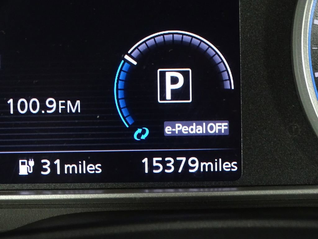 Used 2023 Nissan Leaf S image 31