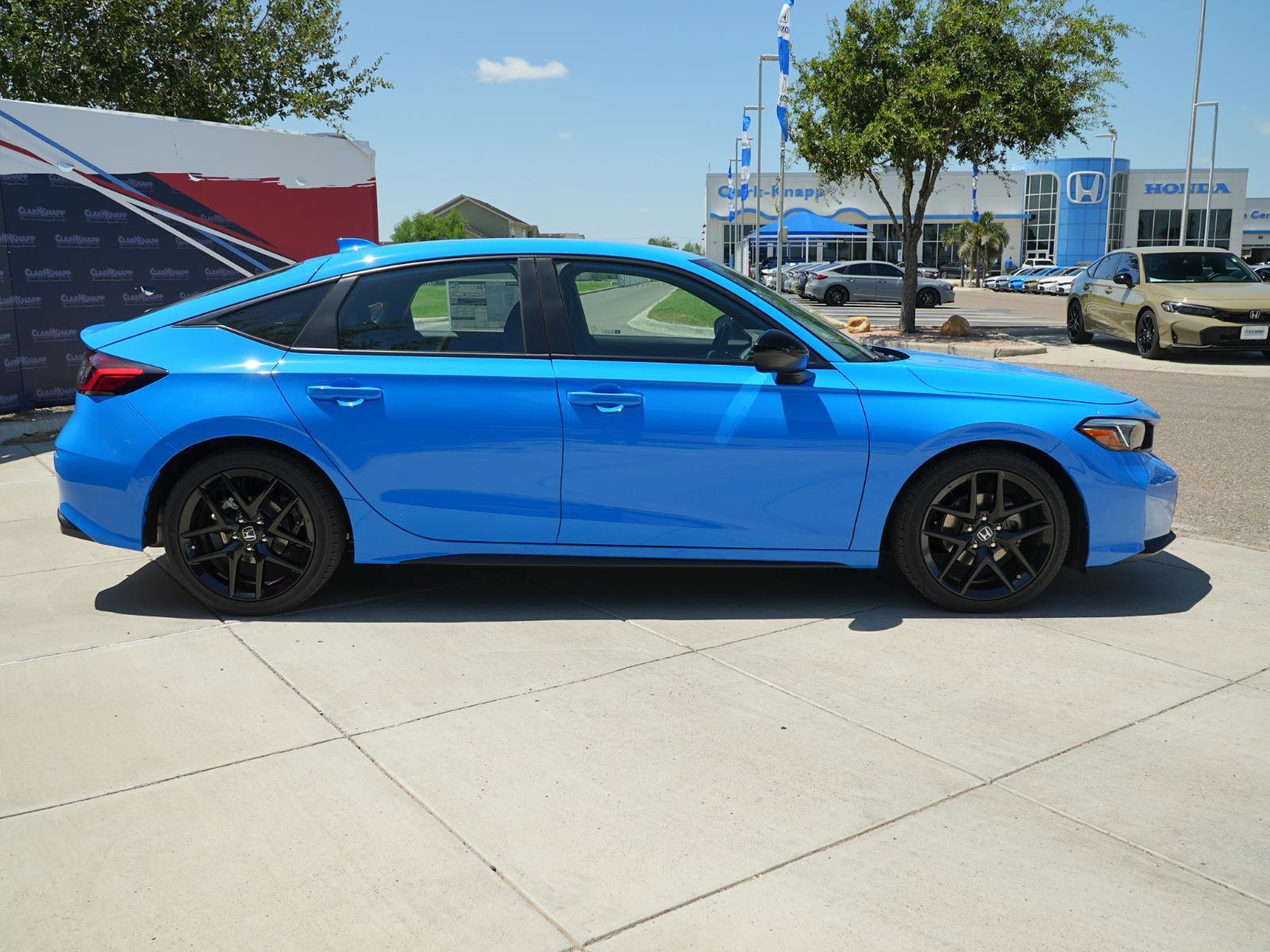 Used 2025 Honda Civic Sport image 4