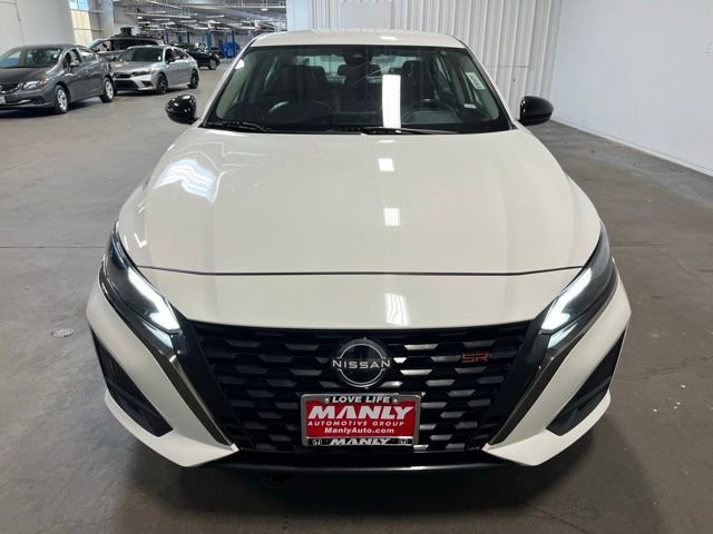 Used 2024 Nissan Altima 2.5 SR FWD image 8