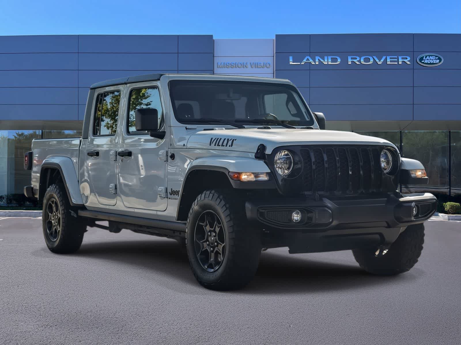 Used 2023 Jeep Gladiator Sport AWD/4WD image 3