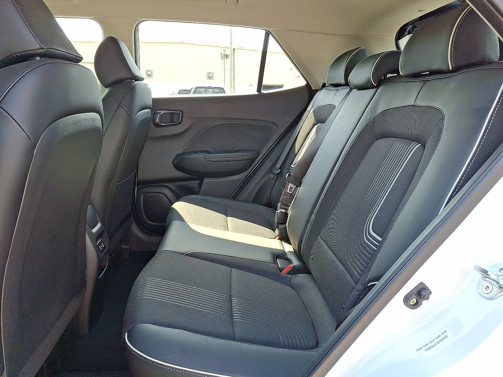 Certified 2025 Hyundai Venue Limited FWD image 26