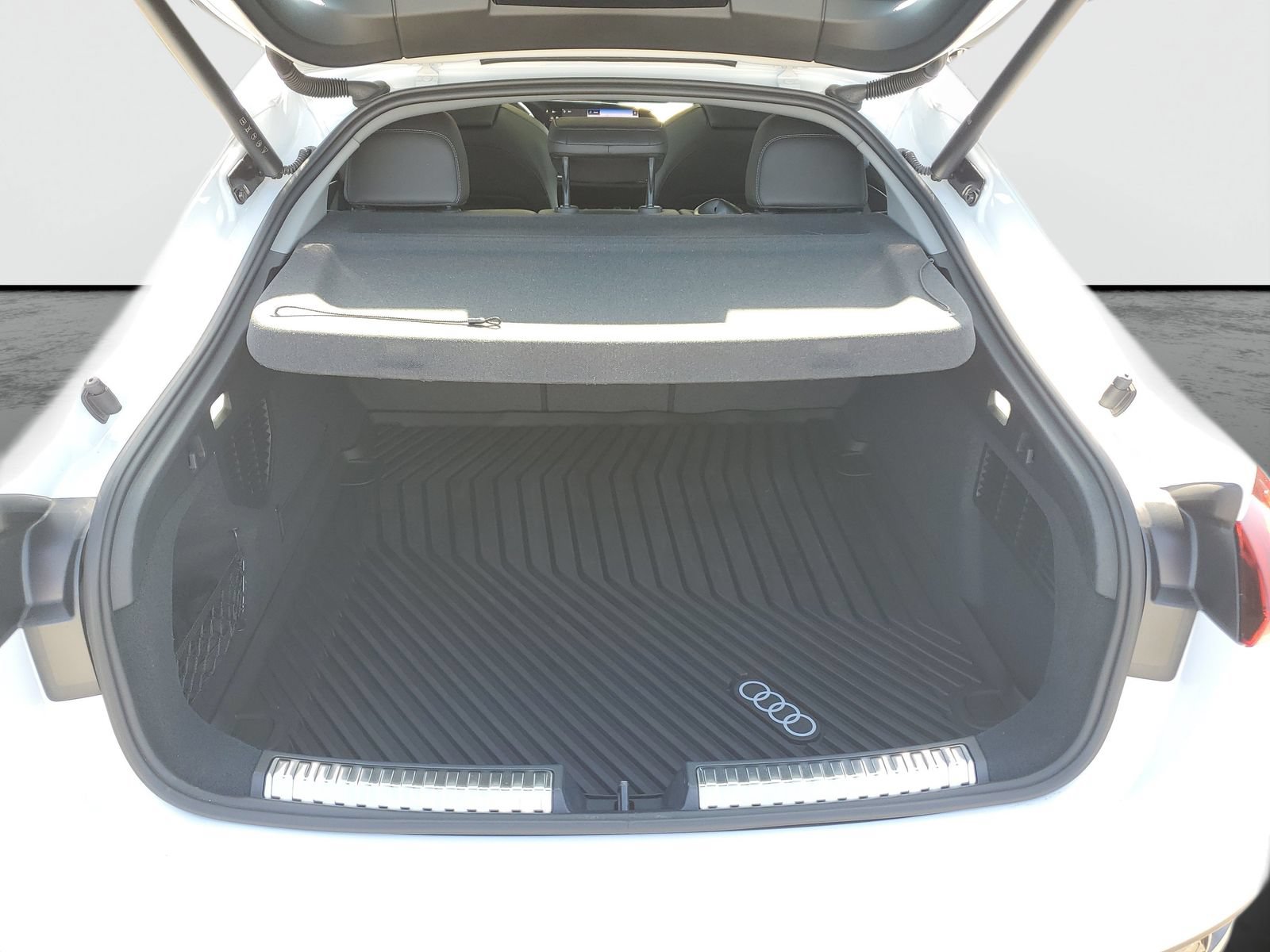 Used 2025 Audi A5 2.0T Premium Plus w/ Premium Plus AWD/4WD image 8