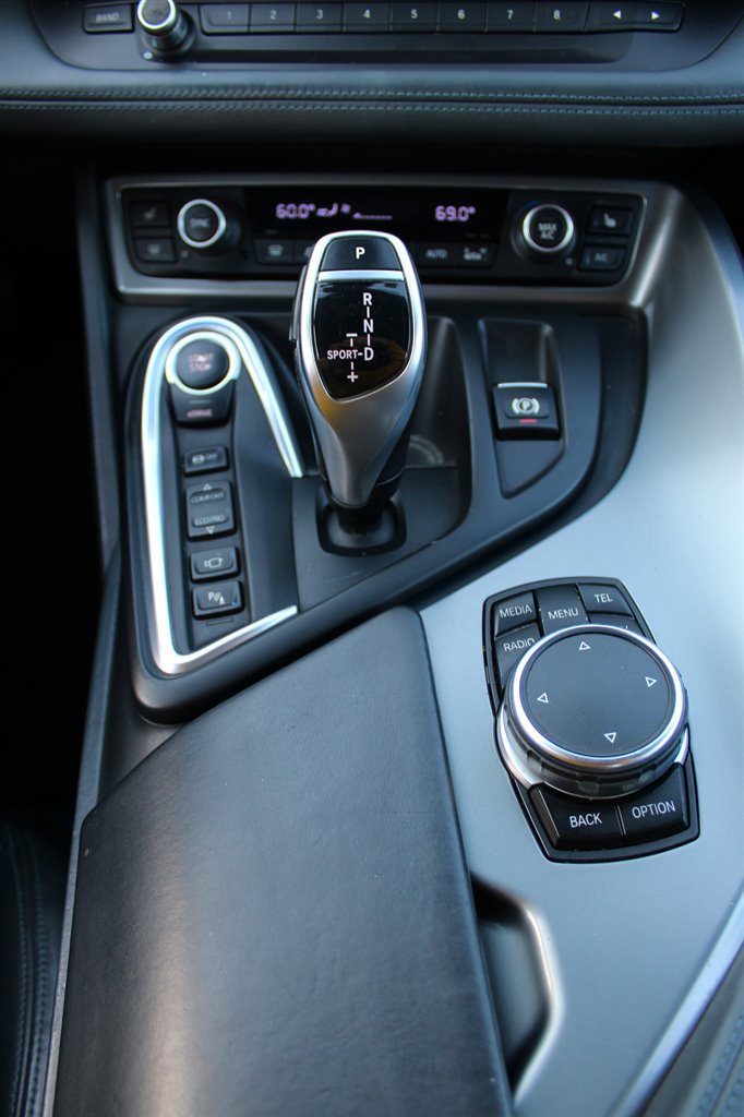 Used 2015 BMW i8 image 28