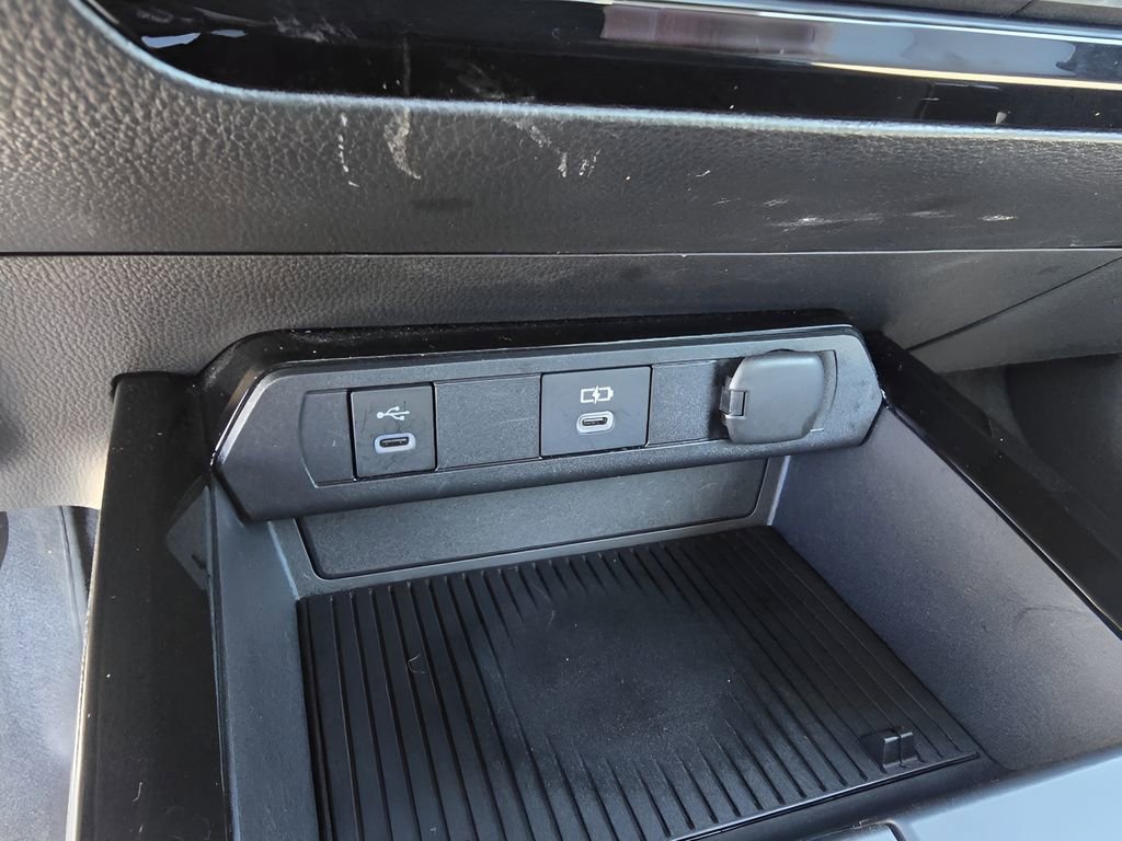 Used 2024 Toyota Prius XLE image 20