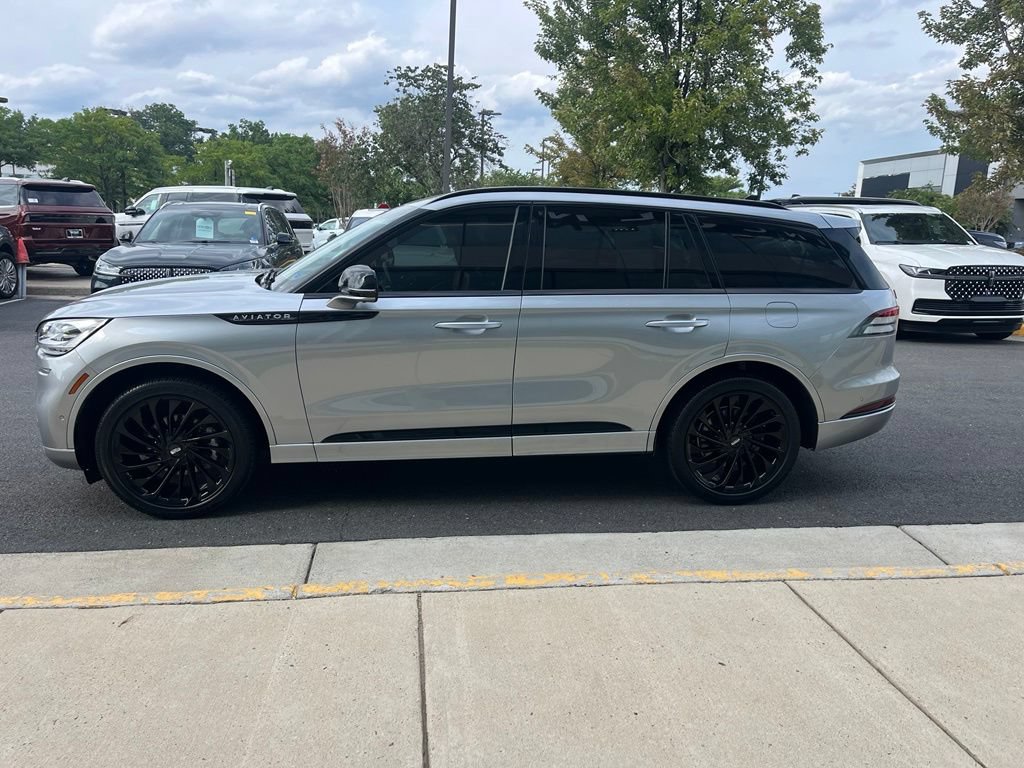 Certified 2023 Lincoln Aviator Reserve w/ Equipment Group 201A AWD/4WD image 6