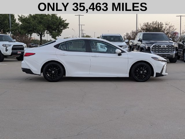 Used 2025 Toyota Camry SE FWD image 4