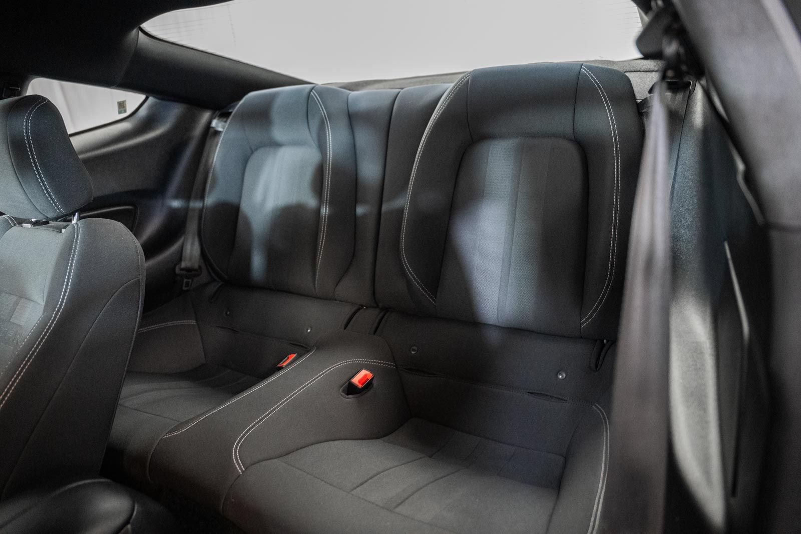 Used 2018 Ford Mustang Coupe RWD image 33