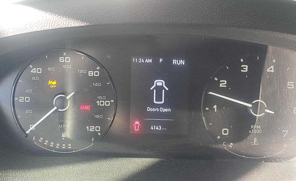 Used 2025 RAM ProMaster 2500 w/ Convenience Group image 9