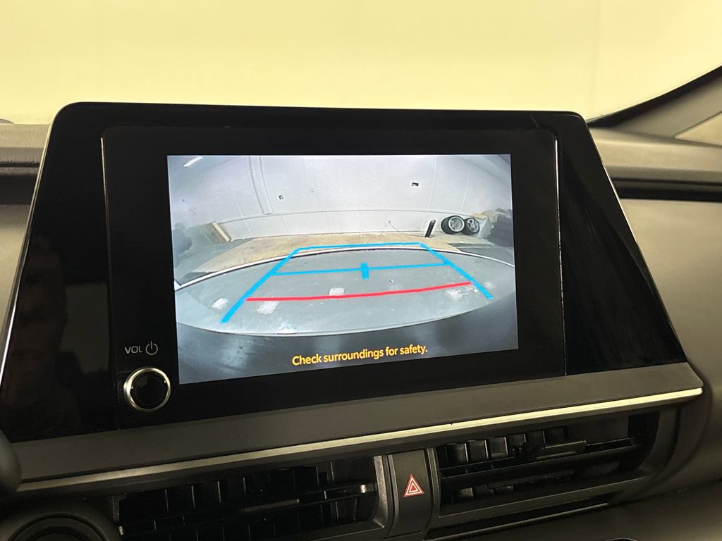 Used 2024 Toyota Prius LE image 18