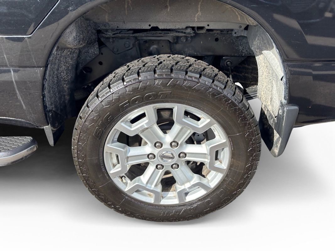 Used 2016 Nissan Titan SL image 10