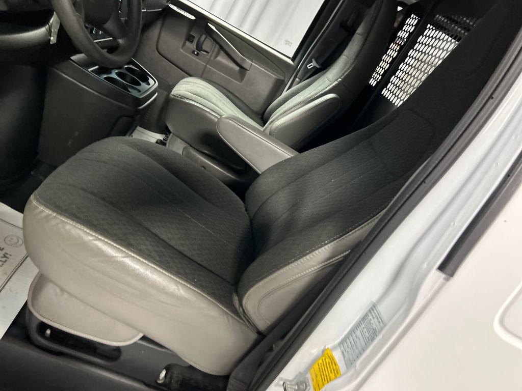 Used 2024 GMC Savana 2500 w/ Driver Convenience Package image 11