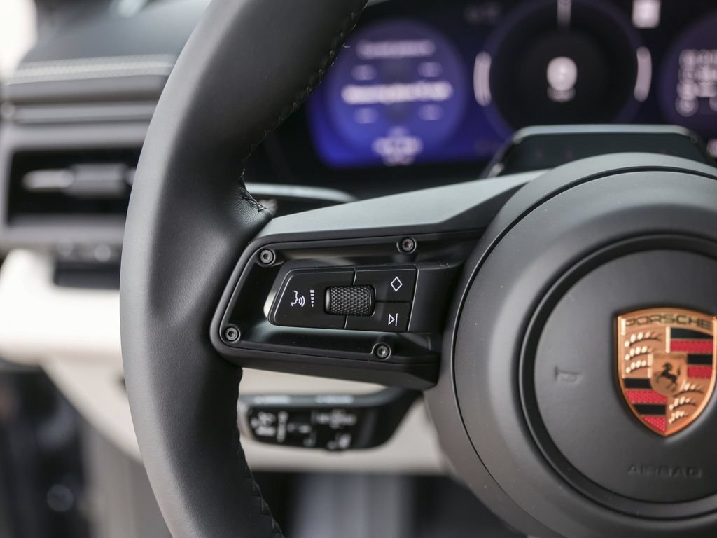 New 2026 Porsche Macan Electric RWD image 20