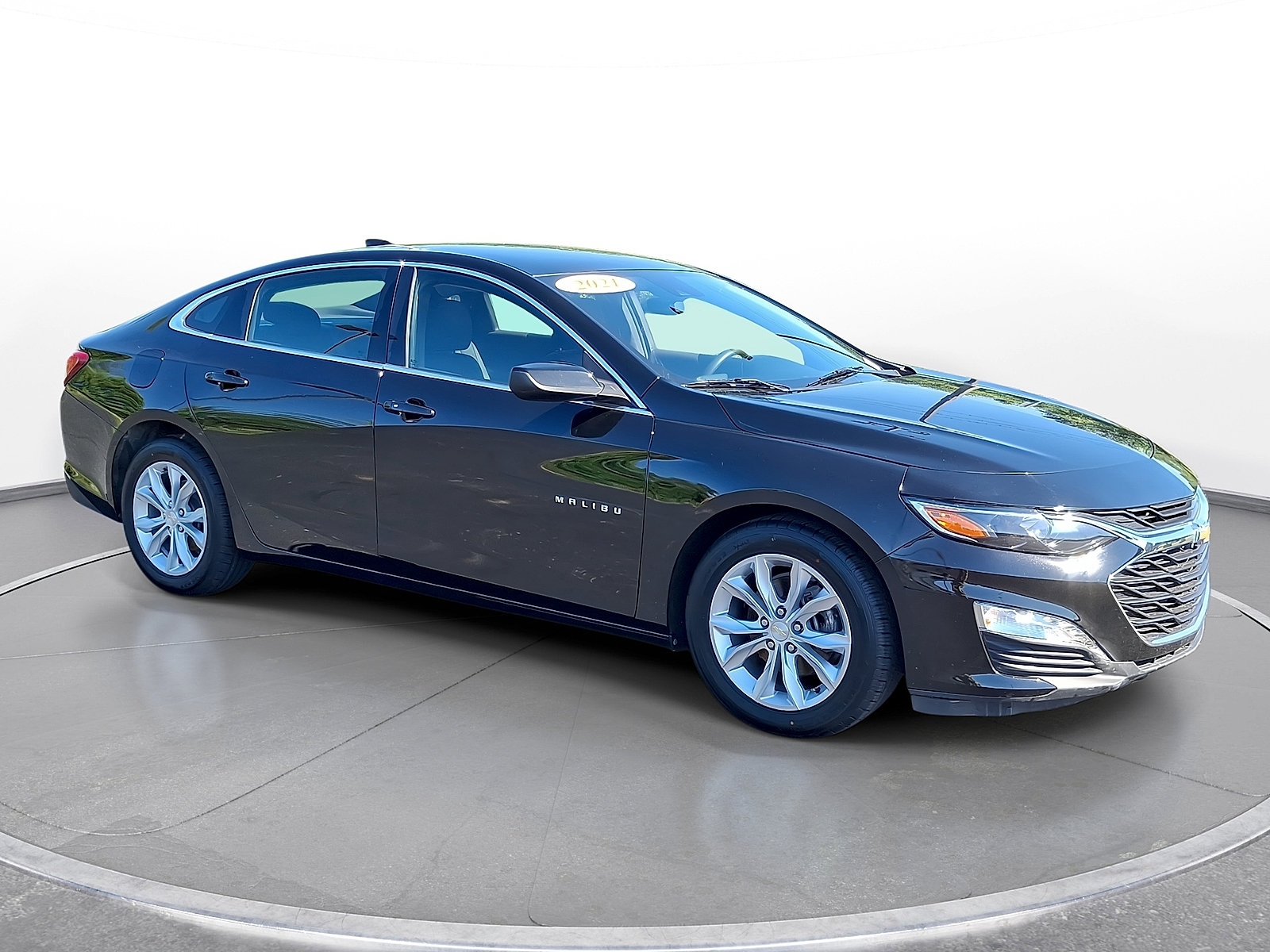 Used 2021 Chevrolet Malibu LT FWD image 1