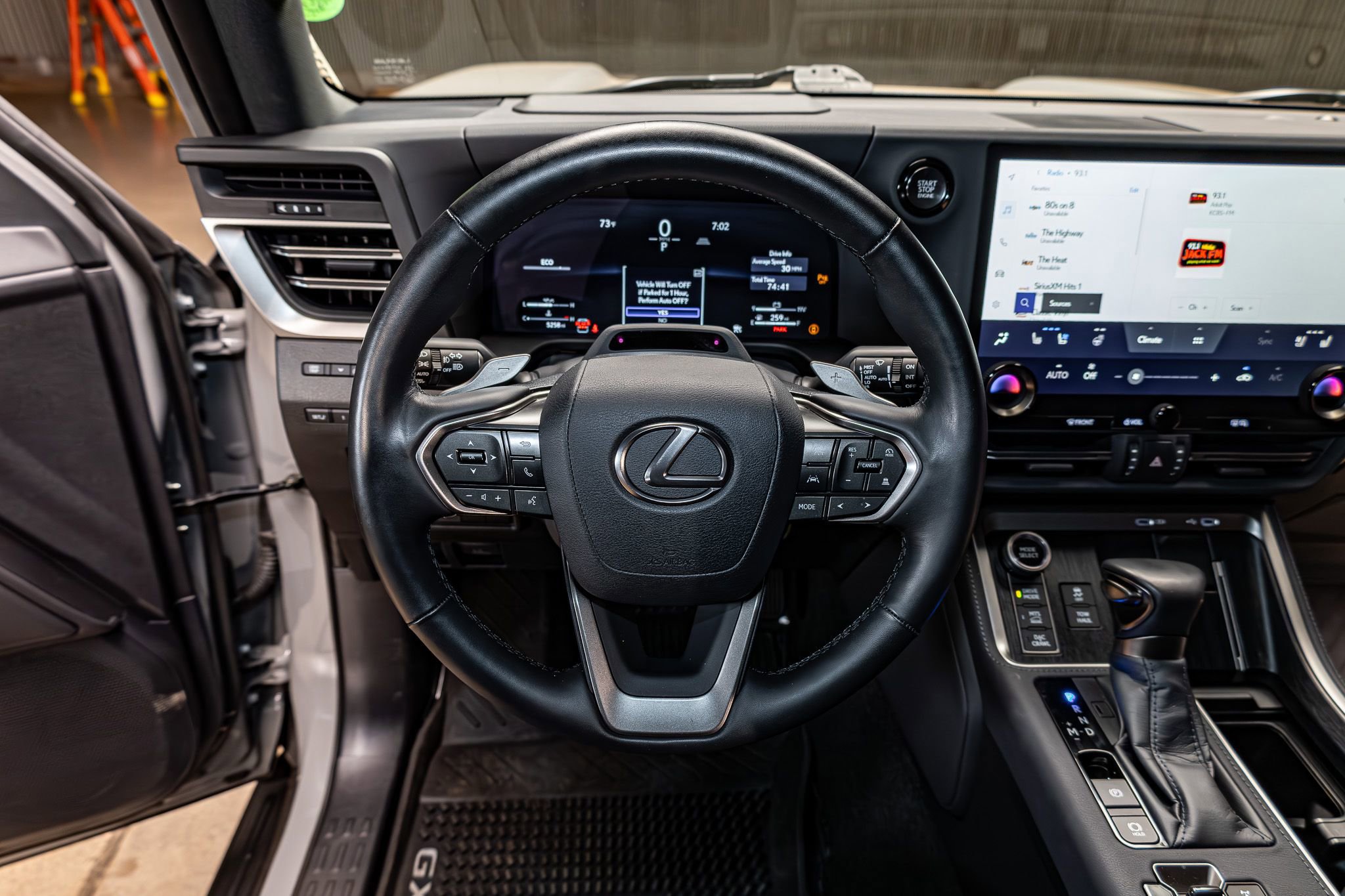 Used 2025 Lexus GX 550 image 16