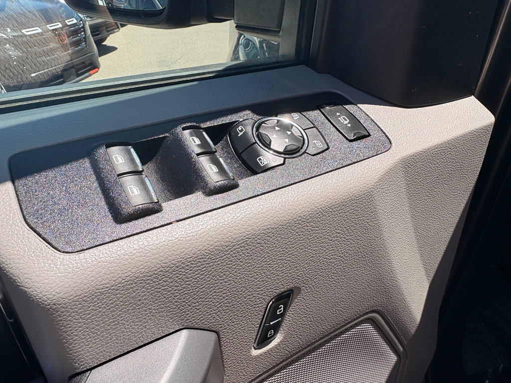 Used 2019 Ford F350 XLT w/ XLT Premium Package AWD/4WD image 14