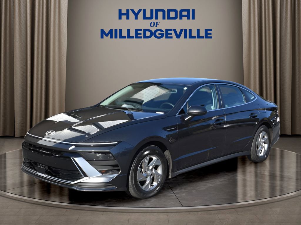Used 2025 Hyundai Sonata SE image 1