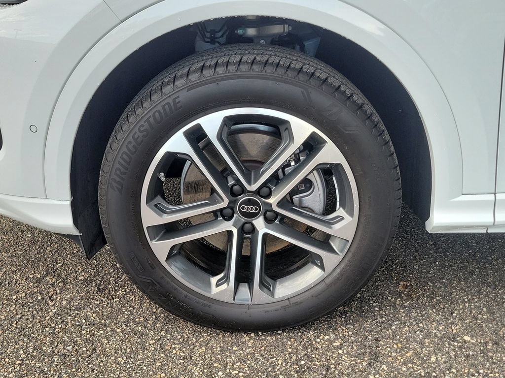 Certified 2025 Audi Q5 Premium Plus w/ Premium Plus AWD/4WD image 12