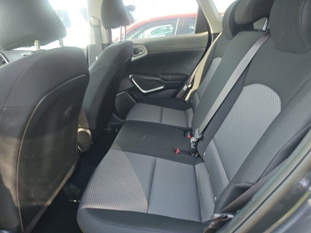 Used 2025 Kia Soul LX FWD image 12