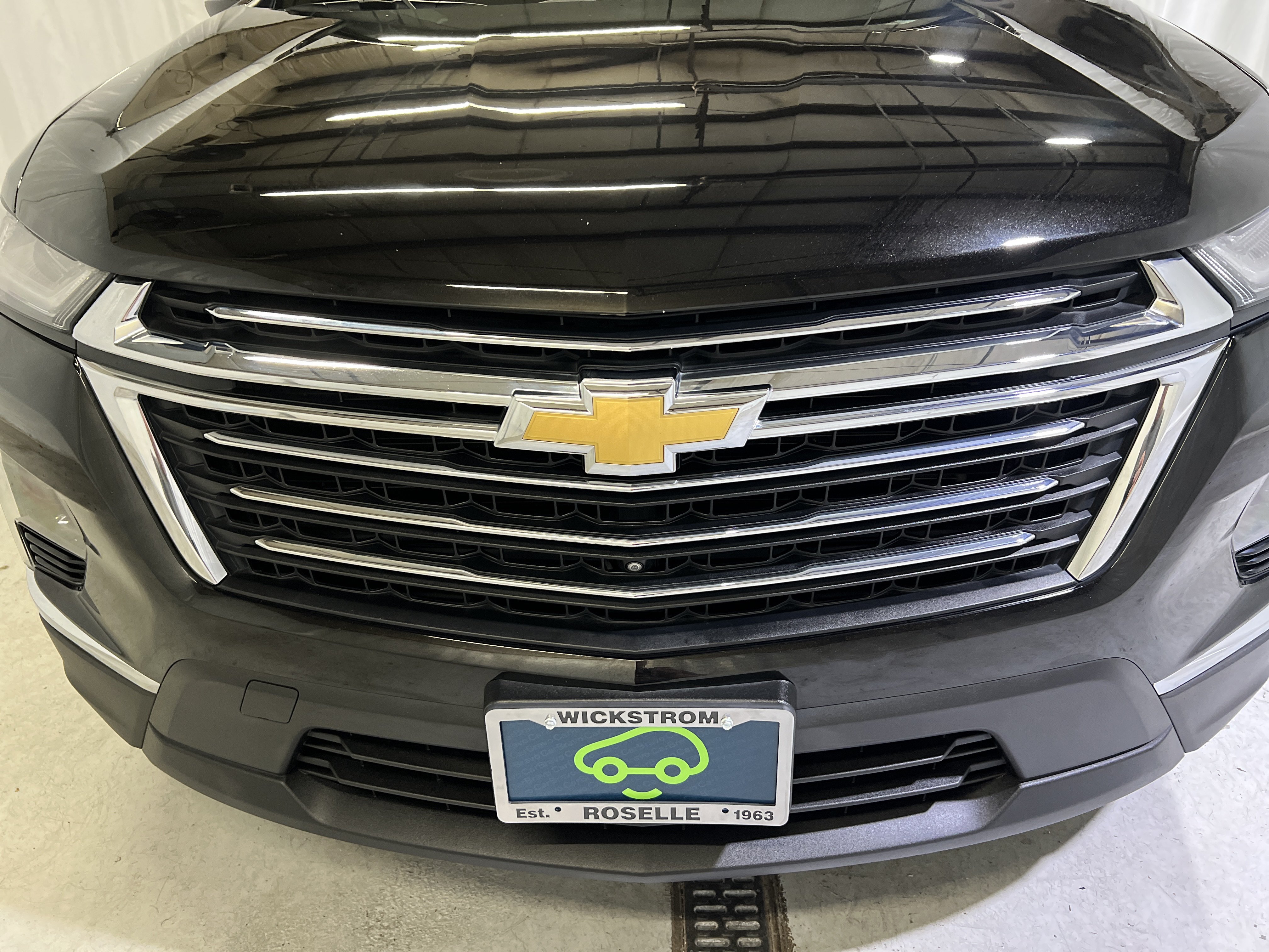 Certified 2023 Chevrolet Traverse LT w/ LT Premium Package AWD/4WD image 4