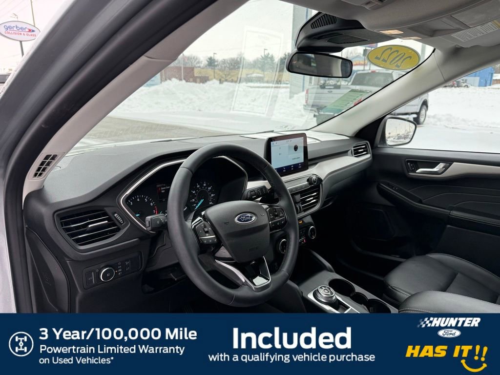 Used 2022 Ford Escape SEL image 2