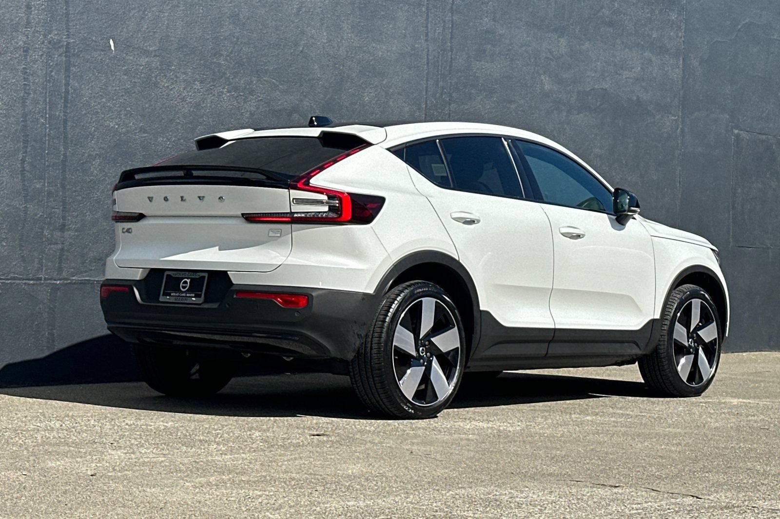 Certified 2023 Volvo C40 P8 Recharge Ultimate AWD/4WD image 2