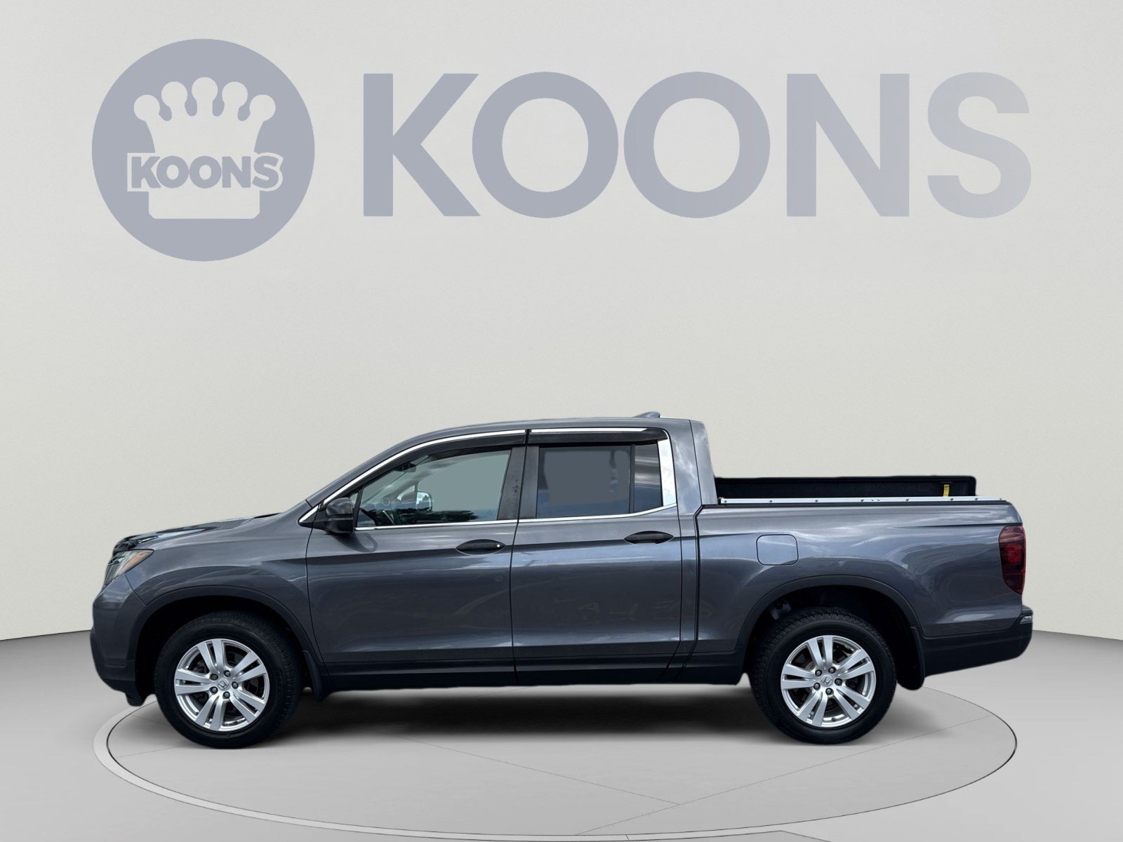 Used 2017 Honda Ridgeline RT image 2
