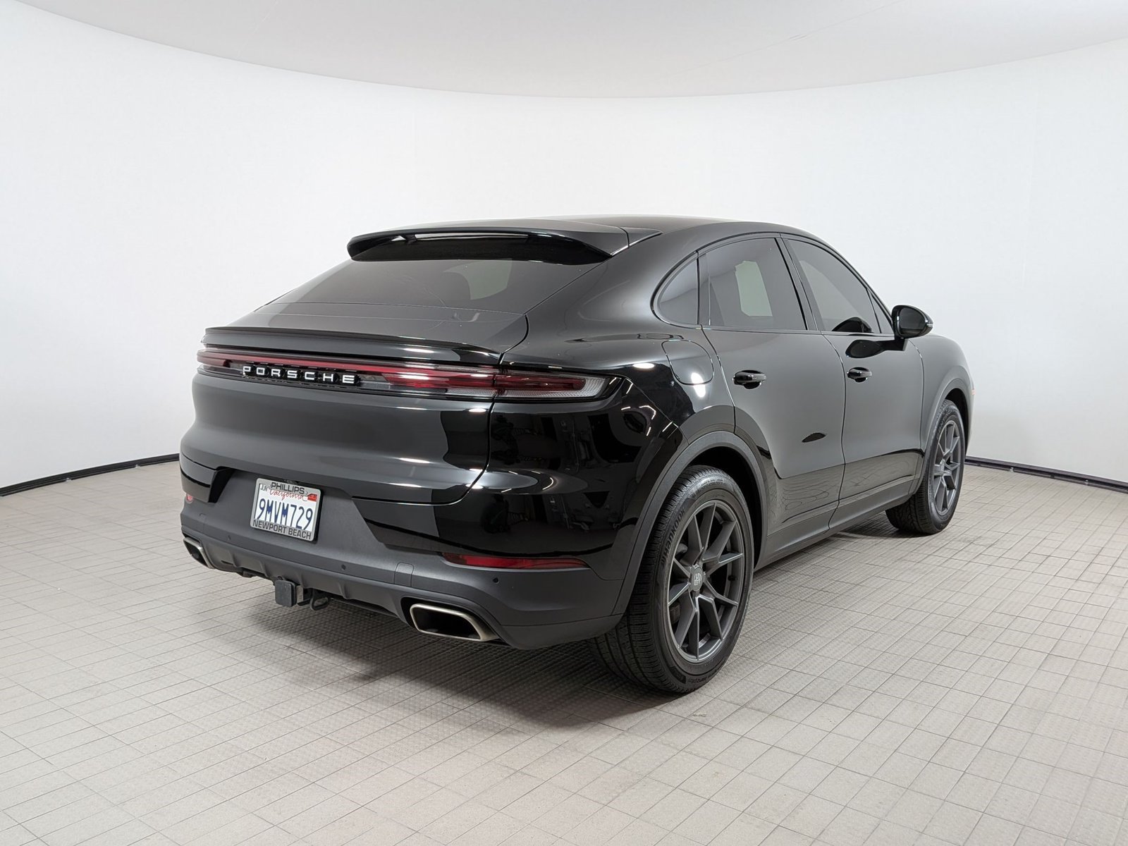 Certified 2024 Porsche Cayenne Coupe AWD/4WD image 9