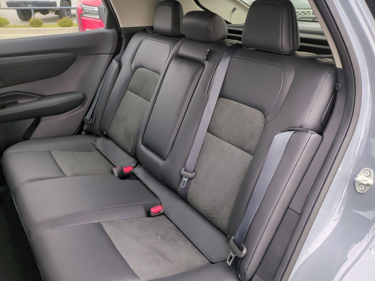 New 2024 Nissan Ariya AWD image 28