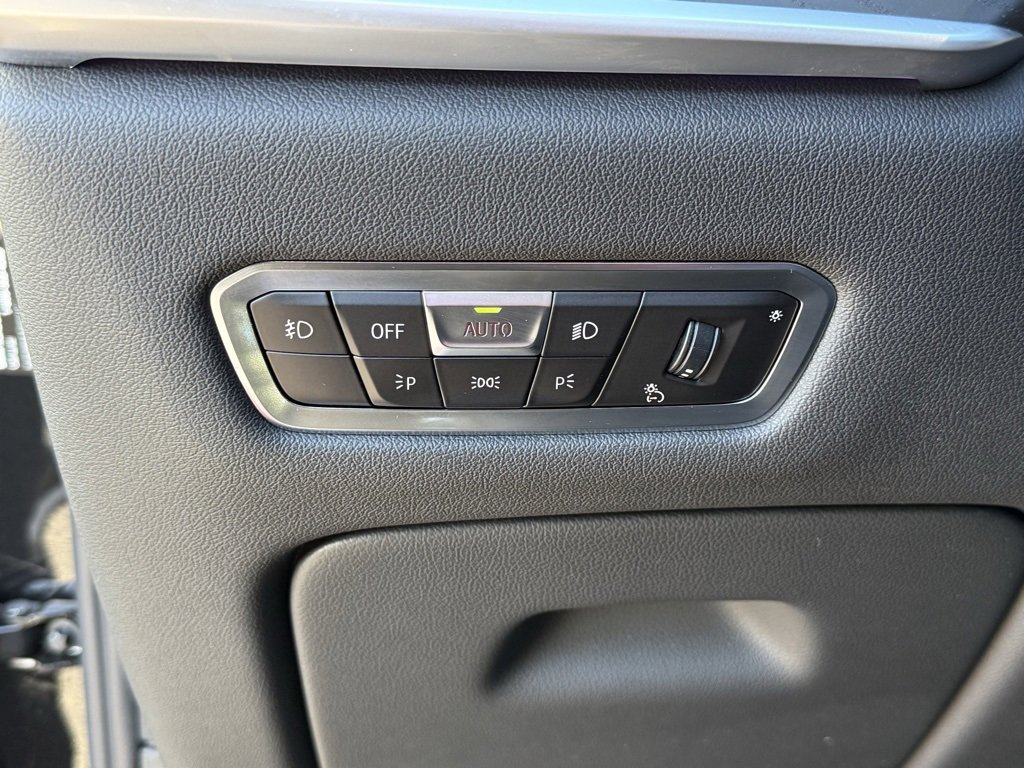 Used 2022 BMW X7 M50i image 34