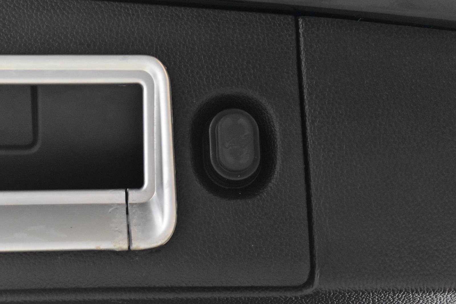 Used 2019 Cadillac Escalade Premium Luxury image 30