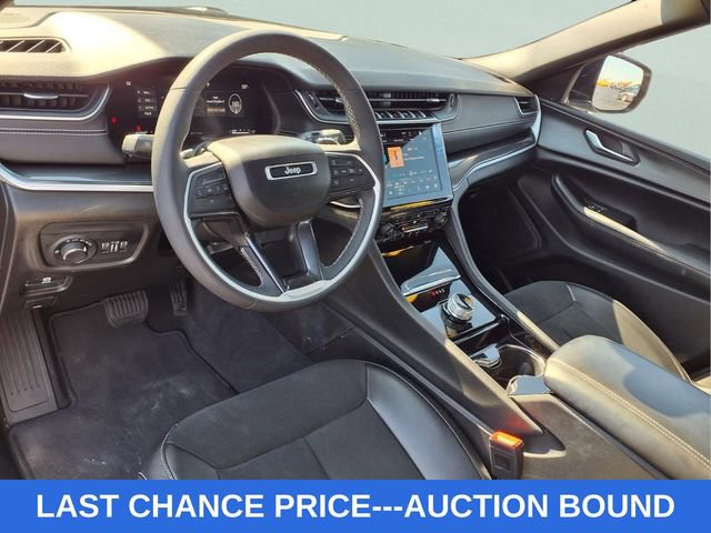 Used 2023 Jeep Grand Cherokee Altitude AWD/4WD image 20