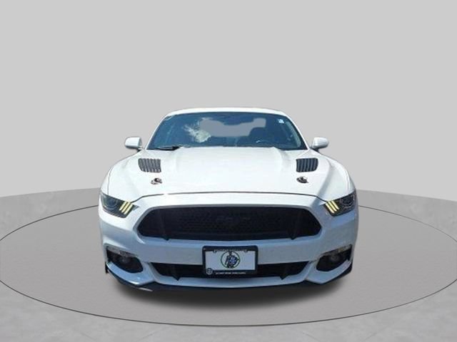 Used 2017 Ford Mustang GT RWD image 2