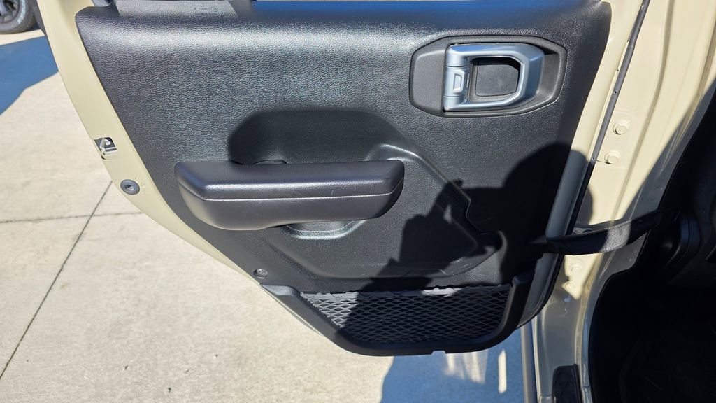 Used 2020 Jeep Gladiator Rubicon w/ Trailer Tow Package image 20