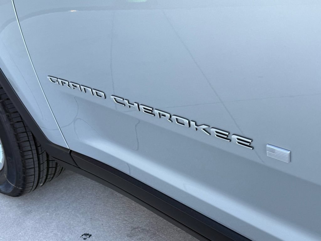 New 2026 Jeep Grand Cherokee L Laredo AWD/4WD image 30