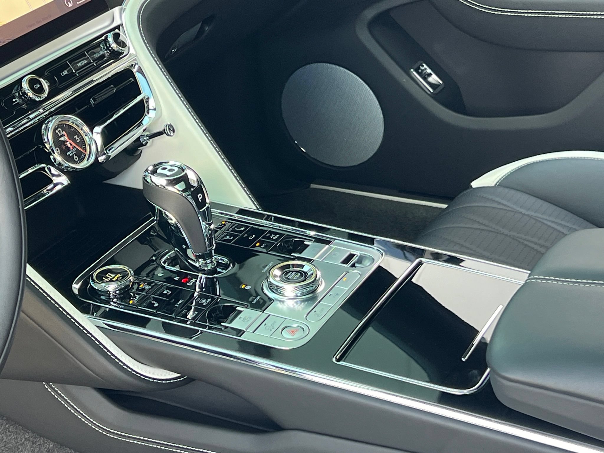 Used 2023 Bentley Flying Spur W12 AWD/4WD image 33