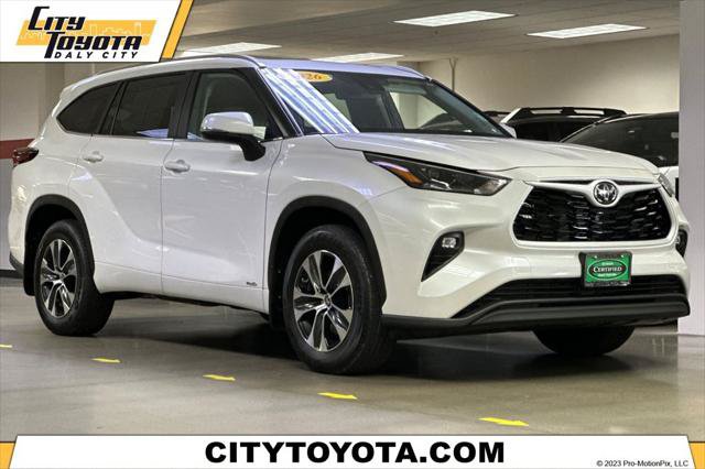 Certified 2026 Toyota Highlander XLE AWD/4WD image 1
