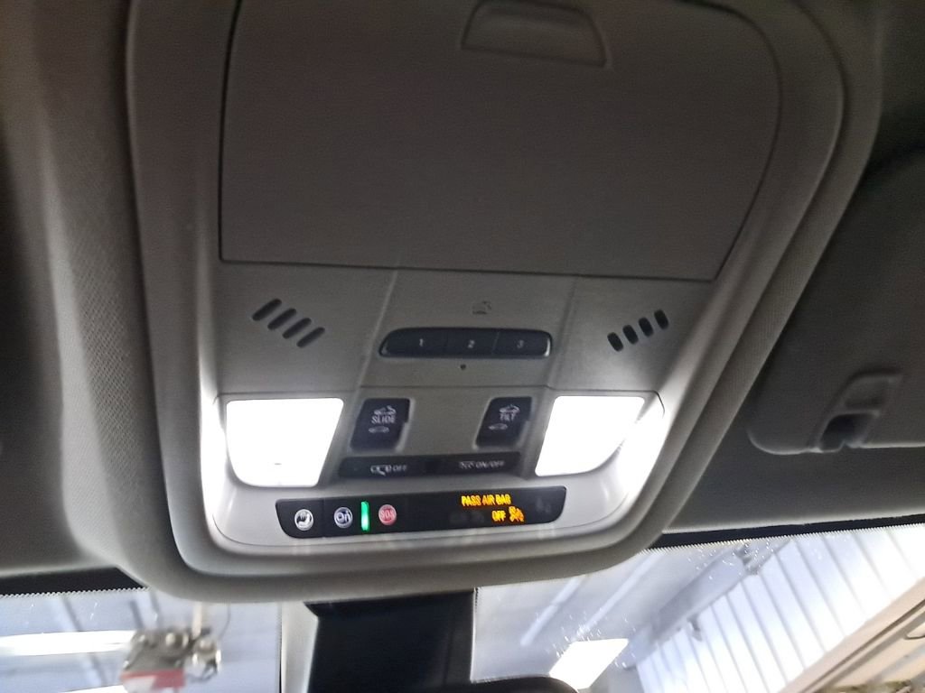 Used 2022 GMC Acadia AT4 w/ Technology Package image 17