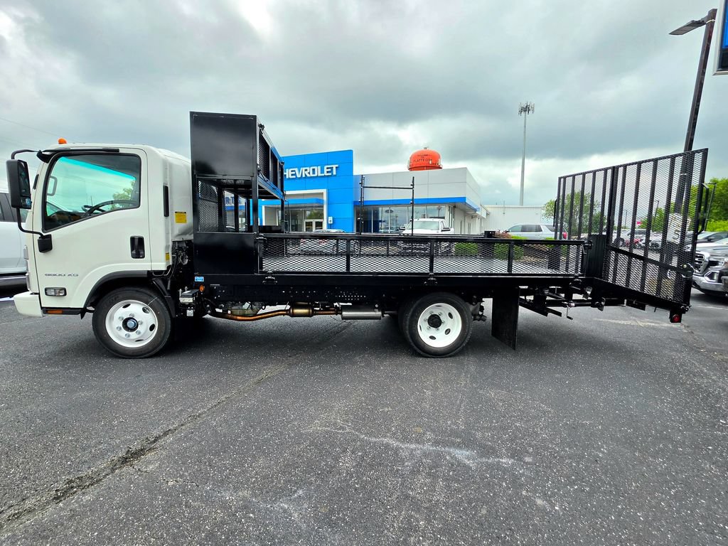 Used 2024 Chevrolet Low Cab Forward 5500XG RWD image 3