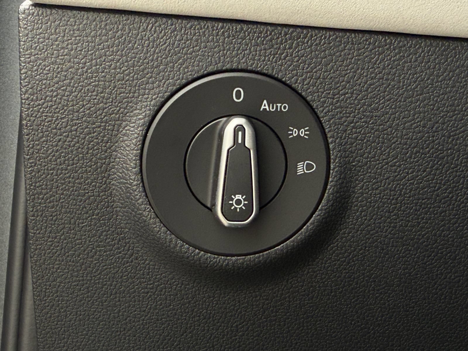 New 2026 Volkswagen Taos SE FWD image 22
