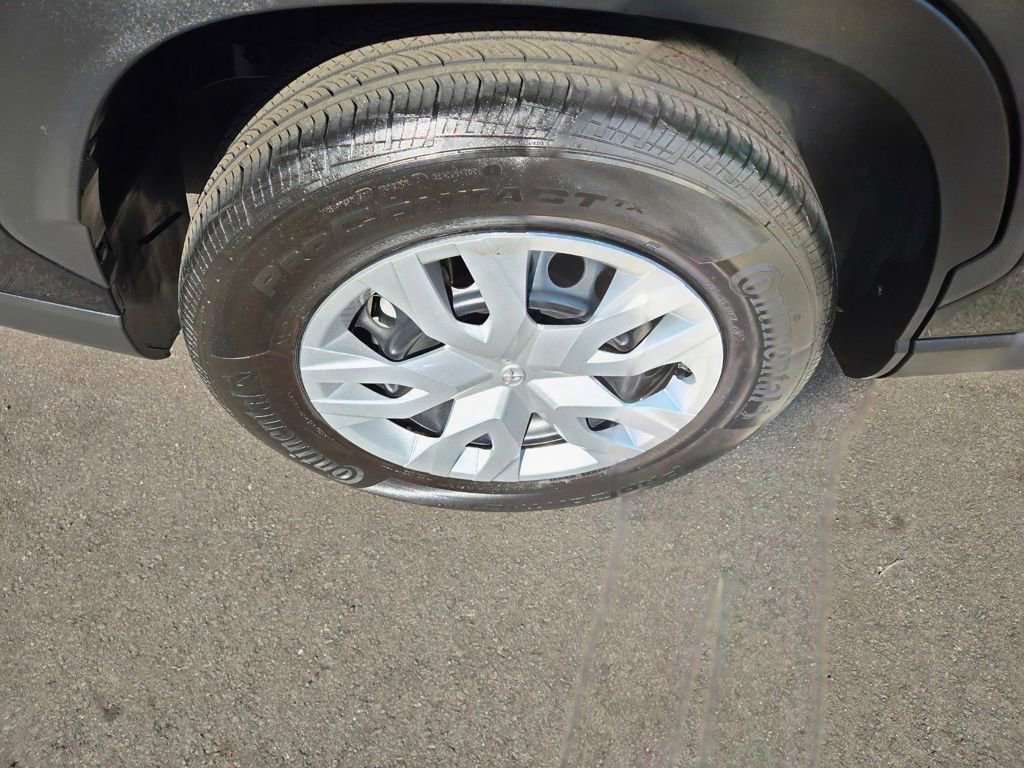 Used 2024 Toyota Corolla Cross L image 11