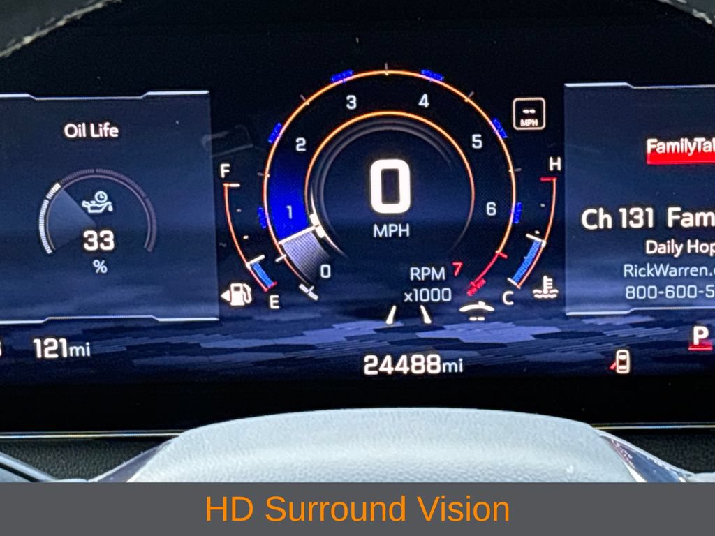 Used 2025 Chevrolet Traverse LT w/ Driver Confidence Package FWD image 9