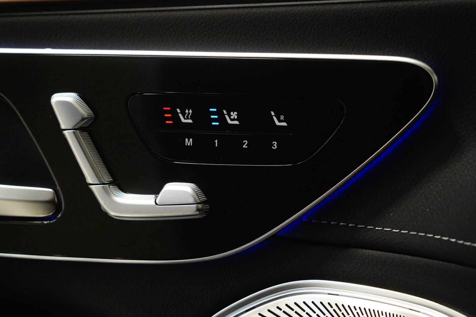 New 2026 Mercedes-Benz EQS 400 4MATIC SUV image 31
